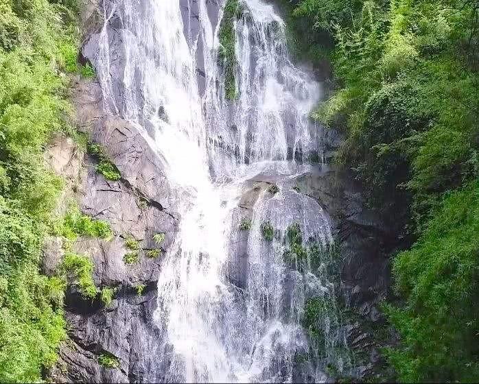 连接正负极